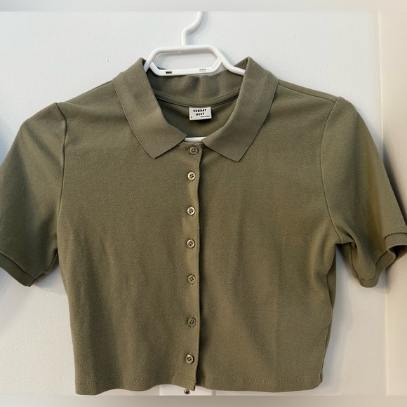 Aritzia Green button down cropped top size Small - Picture 1 of 1